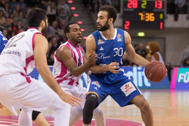 这种合作背 这种合作背